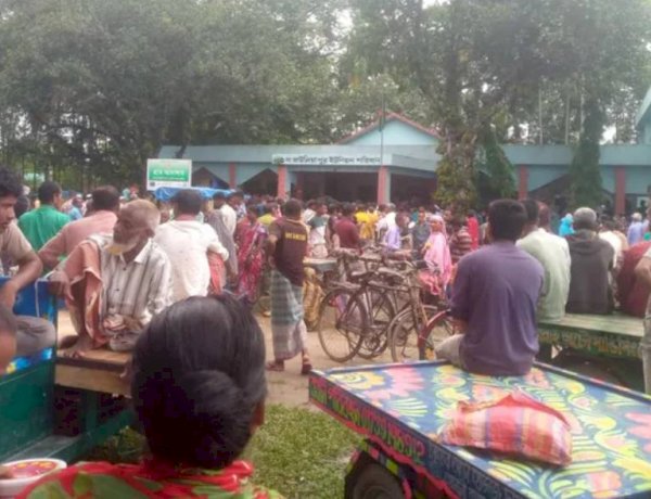 ঠাকুরগাঁওয়ের আউলিয়াপুরে ইউনিয়নে ঈদুল আজহা উপলক্ষে ১০ কেজি ভিজিএফের চাল বিতরণ সম্পন্ন