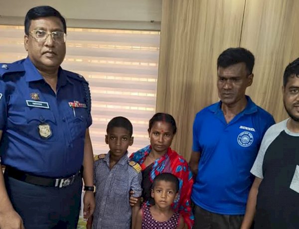 নওগাঁ সদরে দ্রুততম সময়ে নিখোঁজ হওয়া শিশু জয়ন্ত ও ঋতু দুই ভাই-বোন উদ্ধার,পিতা-মাতার নিকট নিকট হস্তান্তর