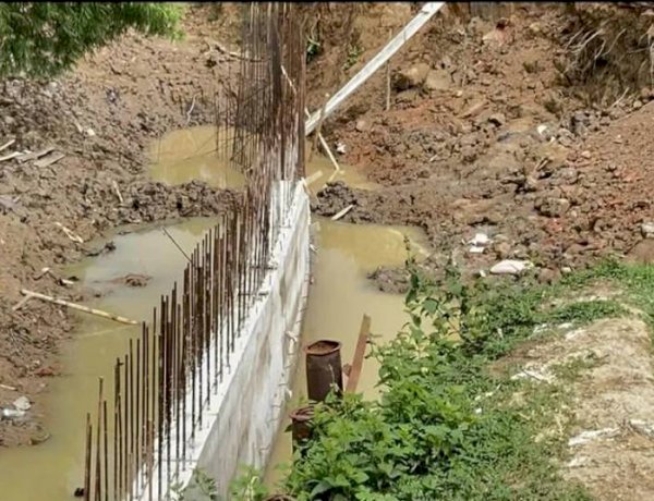 নাইক্ষ্যংছড়ি'র বাইশারী ইউনিয়ন পরিষদ সড়কের কাজে ধীরগতি ও অনিয়মের অভিযোগ, চরম ভোগান্তিতে জনসাধারণ