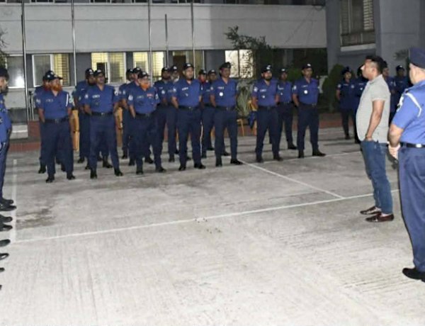 পাবনা পুলিশ সুপারের ভাঙ্গুড়া থানা আকস্মিক পরিদর্শন