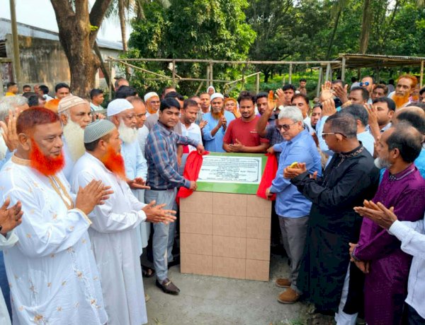 রাজশাহী নওহাটা পৌরসভায় এক কোটি ২০ লাখ টাকার উন্নয়নকাজের উদ্বোধন করলেন এমপি মিলন