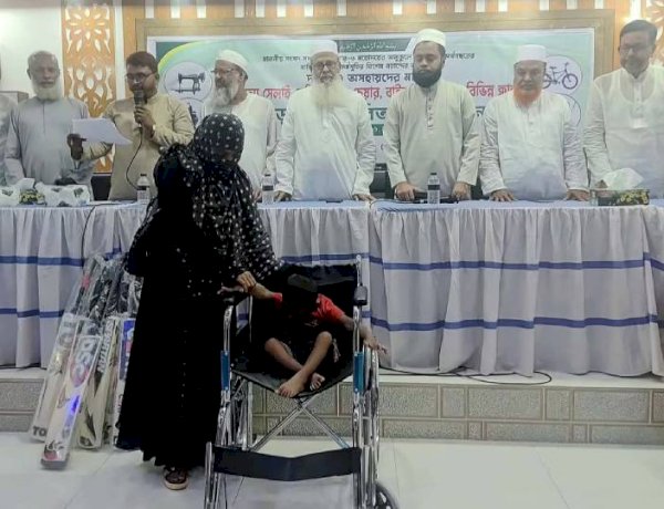 কেশবপুরে দরিদ্রদের মাঝে সেলাই মেশিন,  হুইল চেয়ার, বাইসাইকেল বিতরণ করা হয়