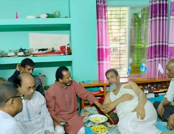 সিরাজগঞ্জে অসুস্থ যুবদল নেতা সাইফুলকে দেখতে গেলেন জেলা বিএনপির সাধারণ সম্পাদক সাইদুর রহমান বাচ্চু