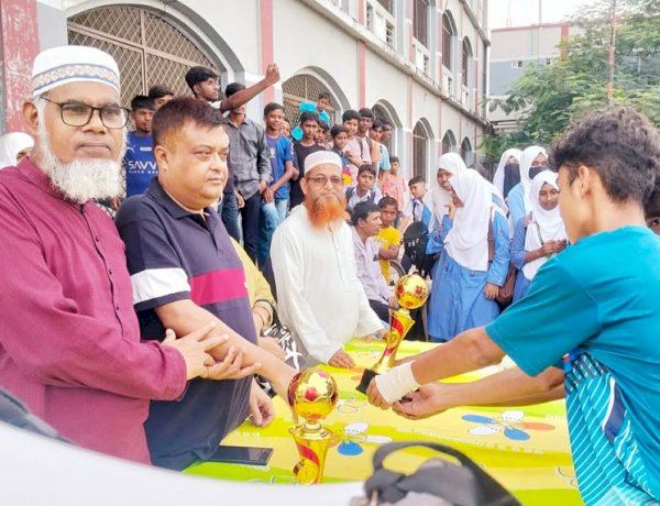 খেলাধুলাই পারে যুবসমাজকে বিপথগামী থেকে রক্ষা করতে : রুহুল আমিন বিশ্বাস