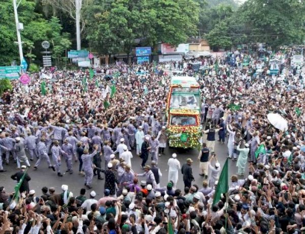 সিএমপি'র সার্বিক নিরাপত্তায় যথাযথ ধর্মীয় ও ভাবগাম্ভীর্যের সাথে উদযাপিত হলো জশনে জুলুস ঈদ-ই-মিলাদুন্নবী (সা.)