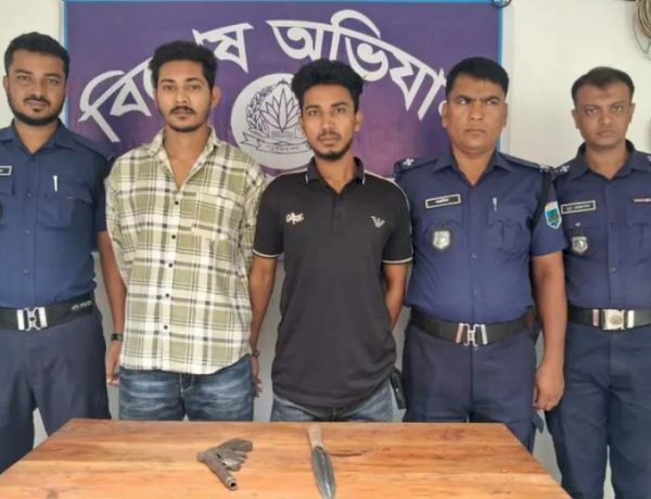 নওগাঁ মান্দায় যুবককে লক্ষ্য করে গুলির ঘটনায় অস্ত্রসহ দুই যুবক গ্রেপ্তার