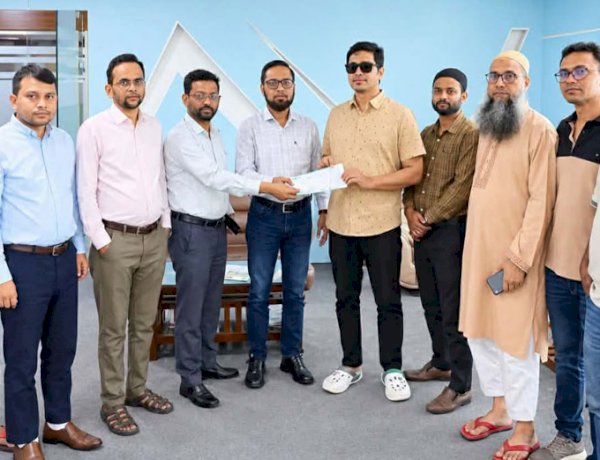 বগুড়ায় গাক কর্মকর্তার উন্নত চিকিৎসায় ৫ লাখ টাকার বিশেষ অনুদান : সংকটকালে সহকর্মীর পাশে দাঁড়িয়ে মানবিকতার অনন্য দৃষ্টান্ত