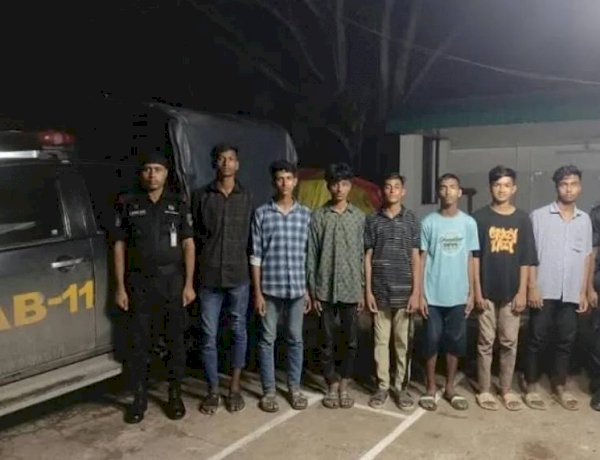 কুমিল্লায় কিশোর গ্যাংয়ের রাজত্ব গুঁড়িয়ে দিতে কঠোর অবস্থানে প্রশাসন: কারাগারে উপচে পড়া ভিড়, শিশু উন্নয়ন কেন্দ্রে ২৭ কিশোর