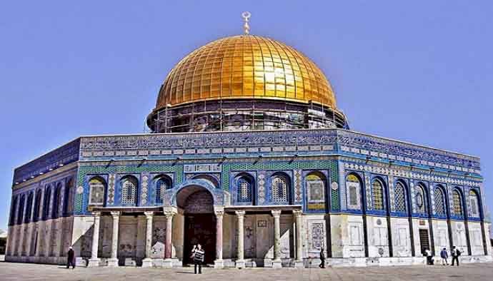 মুসলমানের প্রথম কেবলা মসজিদুল আকসা ও পবিত্র ভূমি ফিলিস্তিনের আলোচনা পবিত্র কোরআনে নানাভাবে উদ্ধৃত হয়েছে