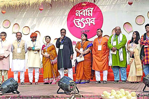 হেমন্তের মধ্যগে চলছে নবান্ন। আবহমান বাংলায় ঘটা করে উৎসবমুখর পরিবেশে নবান্ন