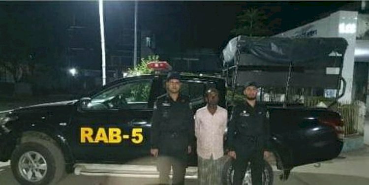 নওগাঁর নলপুকুর এলাকায় ৫০ বোতল ফেন্সিডিলসহ জাহেদুল ইসলাম নামে এক মাদক কারবারি আটক