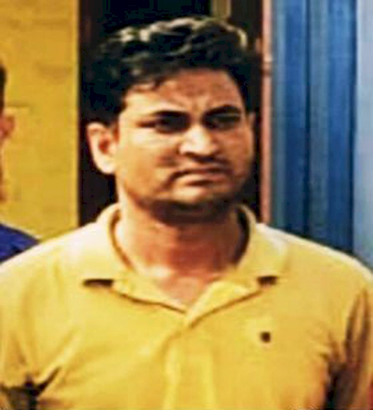 পারিবারিক আদালতের মামলায়  উল্লাপাড়ায় সাজাপ্রাপ্ত ও চাকুরীচ্যুত সাবেক পুলিশ সদস্য গ্রেপ্তার