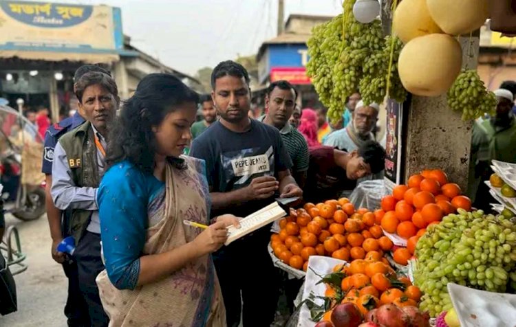 দ্রব্যমূল্য নিয়ন্ত্রণে রাখতে উপজেলা নির্বাহী অফিসার মনোহরদী এর চালাকচর বাজার মনিটরিং ৪ জনকে অর্থদণ্ড প্রদান
