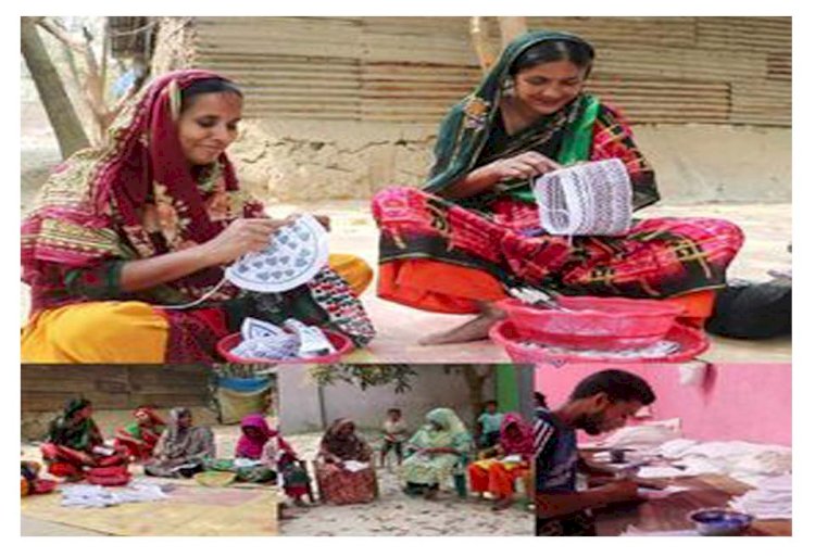 নওগাঁ গ্রামীন নারীদের হাতে  তৈরি হচ্ছে ওমানের জাতীয় টুপি কুপিয়া