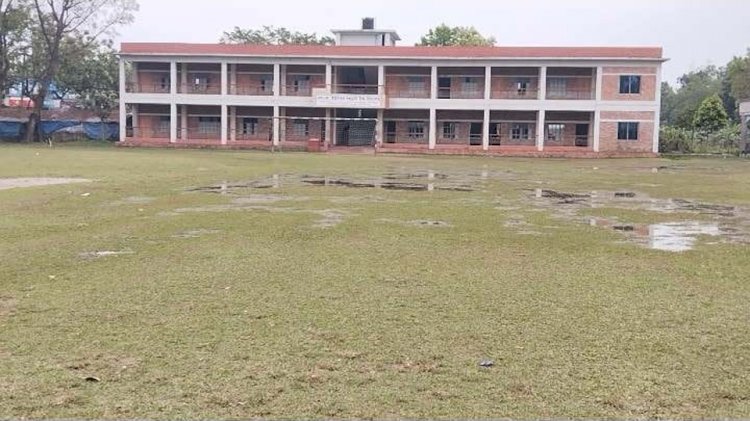মনোহরদীতে বিদ্যালয় মাঠ নষ্ট করে নতুন ভবণ নির্মাণে এলাকাবাসীর বাঁধা,নির্বাহী অফিসারের হস্তক্ষেপে সমস্যার সমাধান