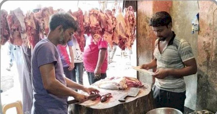 নওগাঁর পৌর বাজারসহ বিভিন্ন গরুর মাংসের  দোকানে বেঁধে দেওয়া চেয়ে বেশি মুল্য বিক্রি করছে