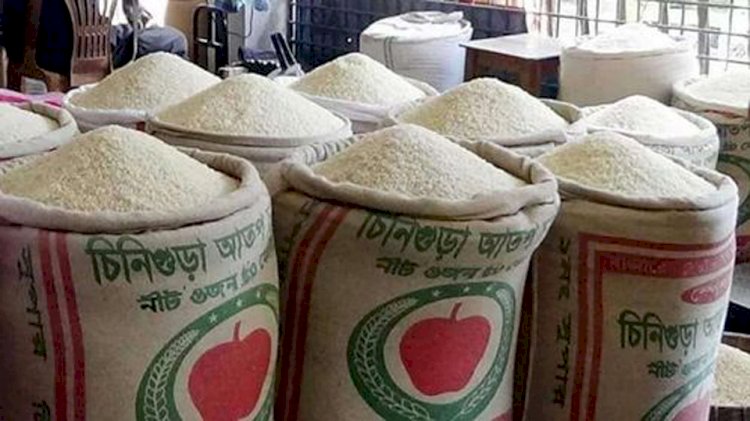 নওগাঁ জেলাসহ বিভিন্ন উপজেলায় কেজি প্রতি ৫-৬ টাকা বেড়েছে চালের দাম