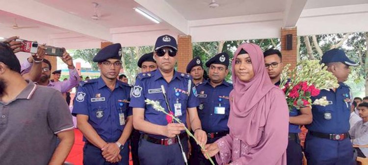 নরসিংদীতে ১২০ টাকায় পুলিশের চাকরি