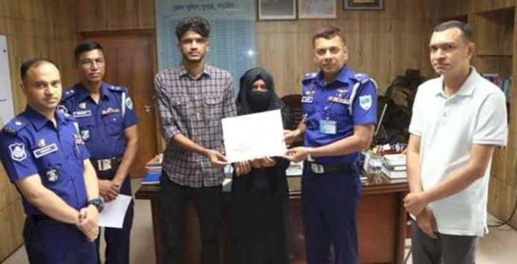 নড়াইলে ঈদ সামগ্রী প্রদান ও পুলিশ লাইনস্ জামে মসজিদের ছাদ ঢালাই'র উদ্বোধন করেন এসপি মেহেদী হাসান