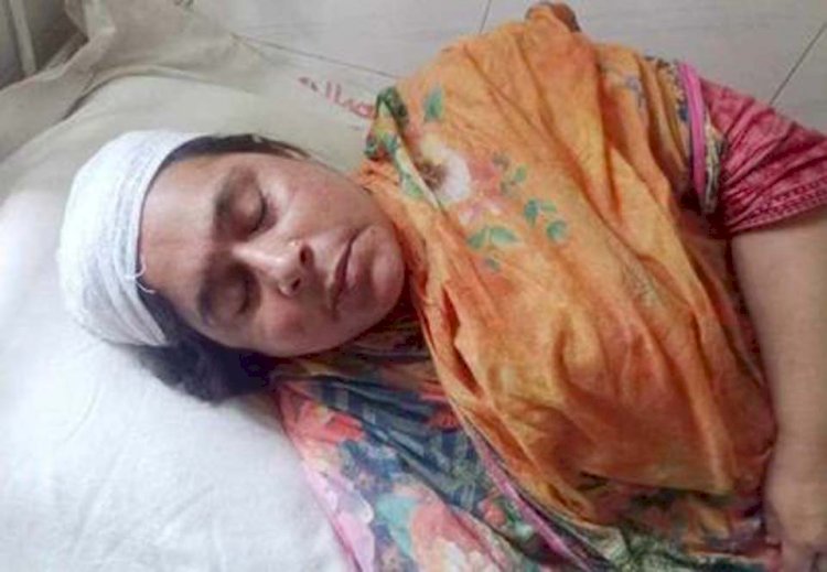 নওগাঁয় জমি-জমা সংক্রান্ত বিরোধের প্রতিপক্ষের  হামলায় গৃহবধূ রেশমা আহত