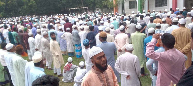 শিবপুরে  হালিম মোল্লার জানাজায়  আলহাজ্ব সিরাজুল ইসলাম  মোল্লা এমপি