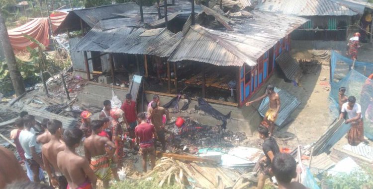 ২ দিনও থাকা হলো না নতুন ঘরে গলাচিপায় শর্ট সার্কিটে বসতঘরে আগুন