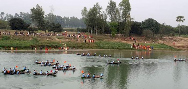 নওগাঁর মহাদেবপুরে রিভার পার্কে ঈদ আনন্দ মেলা ও নৌকা বাইচ প্রতিযোগিতা অনুষ্ঠান অনুষ্ঠিত
