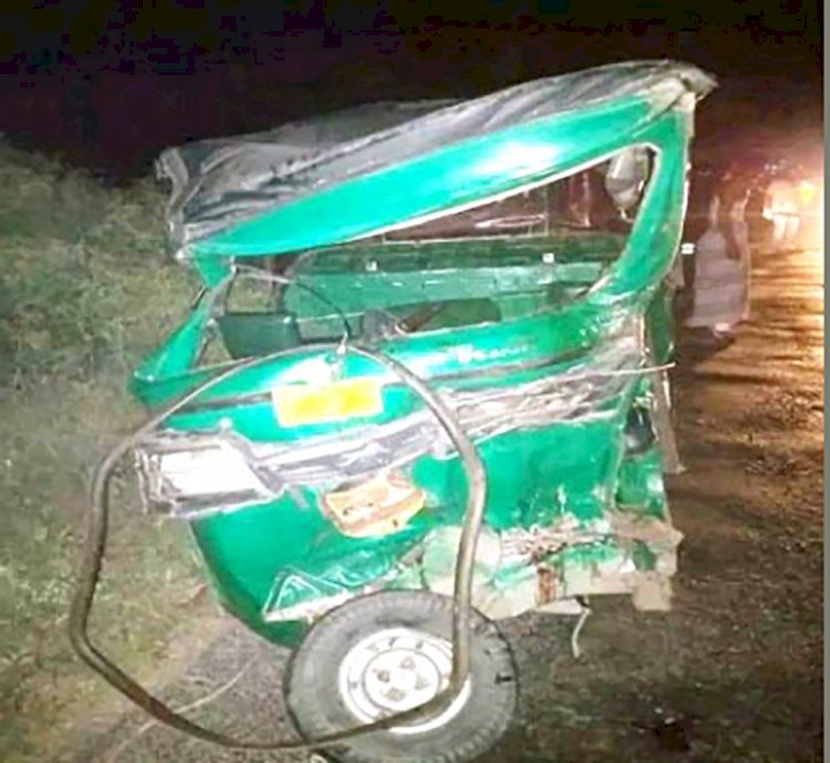 পাবনায় সড়ক দুর্ঘটনায়  ২ জন নিহত