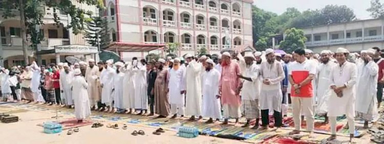 নরসিংদীতে বৃষ্টির প্রার্থনায় ইসতিসকার নামাজ আদায়