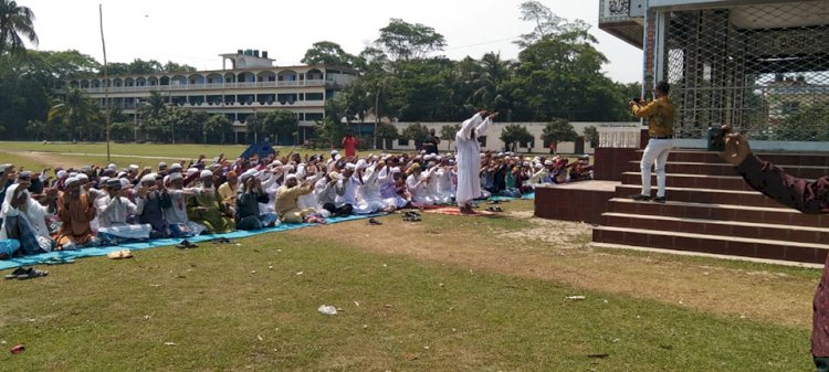 দক্ষিণ বাংলার ঐতিহ্যবাহী মির্জাগঞ্জ দরবারে সালাতুল ইসস্তিখার নামাজ আদায়
