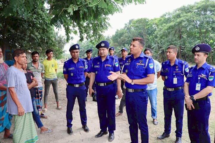 নড়াইলের নড়াগাতী থানার পহরডাঙ্গায় নতুন পুলিশ ক্যাম্পের জন্য জায়গা পরিদর্শন করলেন এসপি  মেহেদী হাসান
