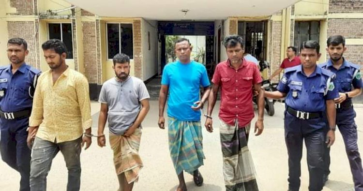 নওগাঁ হেরোইনসহ ৪ মাদক কারবারী আটক