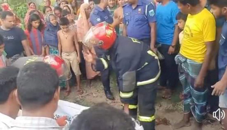 বন্ধুর সাথে ঘুরতে গিয়ে বগুড়ায় মোটরসাইকেল দুর্ঘটনায় কলেজছাত্রী নিহত!