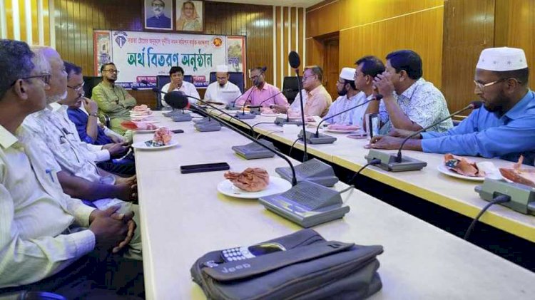 কেশবপুরে ২০টি শিক্ষা প্রতিষ্ঠানে সততা স্টোরের অনুকূলে 