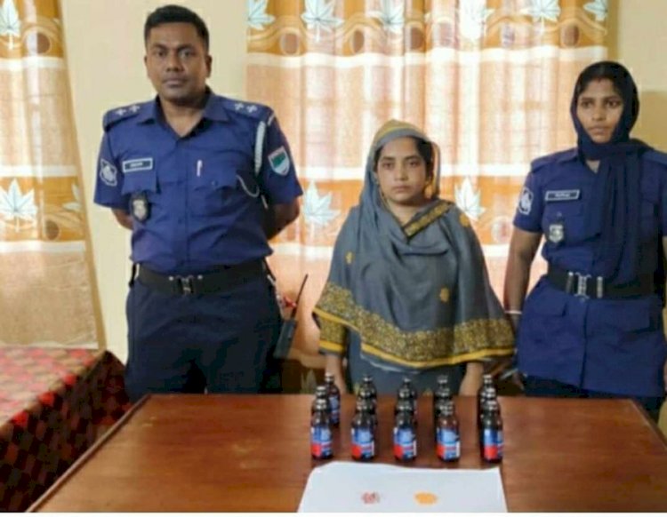 কেশবপুরে কুখ্যাত মাদক ব্যবসায়ী আলমগীরের  স্ত্রী ফেনসিডিল ও ইয়াবাসহ গ্রেফতার