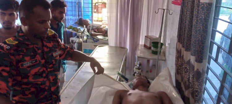 বটিয়াঘাটা উপজেলার তেঁতুল তলায় দশহেটেপানিতে ডুবে খানজাহান আলী স্কুলের নবম শ্রেণীর ছাত্র ছাত্রের মৃত্যু।