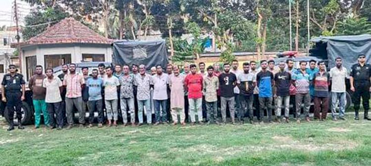 নওগাঁ বাইপাস চেকপোস্ট ও নওহাটারমোড় অটো রিক্সার চেনমাষ্টারসহ মোট ৩৫ জন আটক