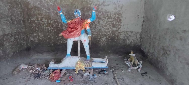 নওগাঁর চৌমাশিয়া কেন্দ্রীয় শিবকালী মন্দিরে তৃতীয়বার রক্ষা কালী প্রতিমা ভাংচুর দেখার কেউ নেই
