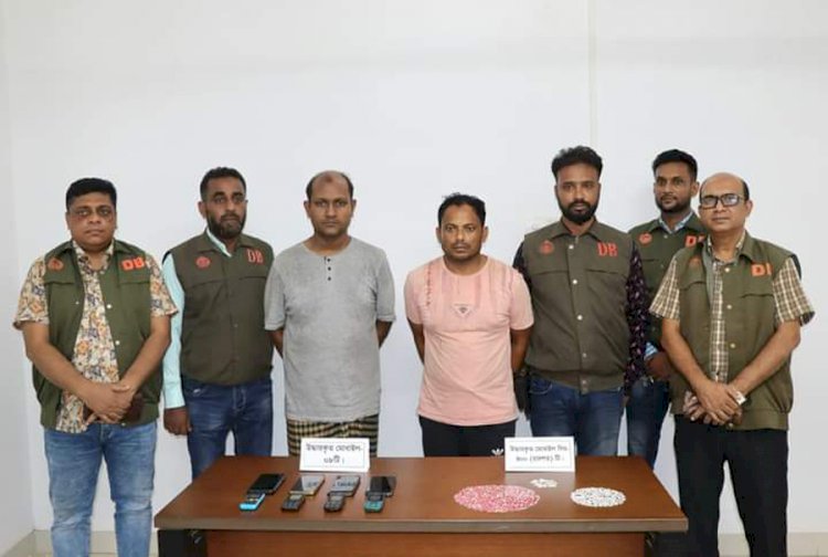 নড়াইলে মানব পাচারকারী চক্রের দুই সদস্য চারশোটি অবৈধ মোবাইল সিম ও আটটি মোবাইল ফোনসহ গ্রেফতার