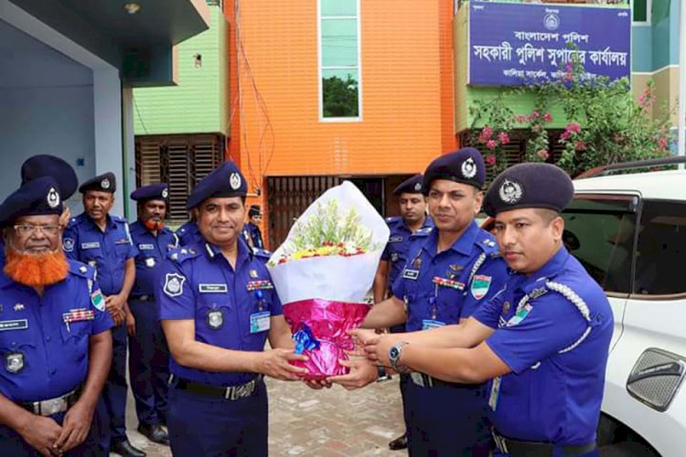 নড়াইলে অতিরিক্ত ডিআইজি'র কালিয়া সার্কেল ও লোহাগড়া থানা পরিদর্শন
