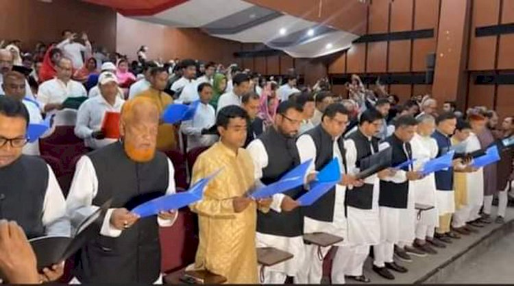 গোবিন্দগঞ্জ উপজেলা পরিষদ চেয়ারম্যান ও ভাইস-চেয়ারম্যানদের শপথ গ্রহণ অনুষ্ঠিত