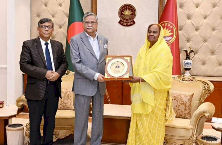 গণপ্রজাতন্ত্রী বাংলাদেশের মহামান্য রাষ্ট্রপতির সাথে পুণ্ড্র বিশ্ববিদ্যালয় কর্তৃপক্ষের সাক্ষাৎ