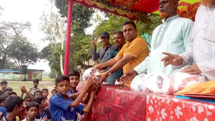 গোবিন্দগঞ্জে দুর্গাপুর কালিতলা ক্লাস্টারের আয়োজনে বঙ্গবন্ধু ও বঙ্গমাতা শেখ ফজিলাতুন্নেছা মুজিব প্রফুটবল টুর্নামেন্টের ফাইনাল খেলা ও পুরস্কার বিতরণ অনুষ্ঠিত