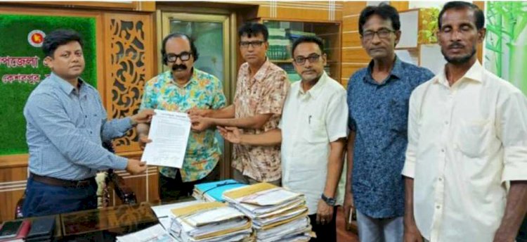 কেশবপুরে নদ-নদীর পানির প্রবাহ সৃষ্টির  দাবিতে স্মারকলিপি