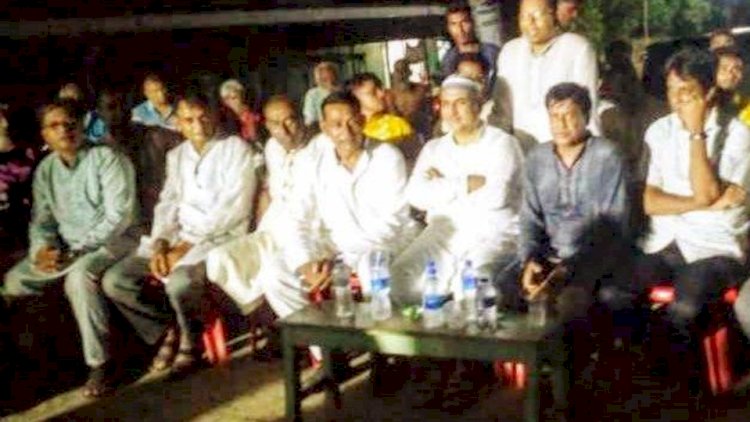 রাজশাহী মোহনপুরে বিএনপির ঈদ পূর্ণমিলনী  উৎসবে এ্যাড শফিকুল হক মিলন ঈদের শুভেচ্ছা বিনিময় করেন