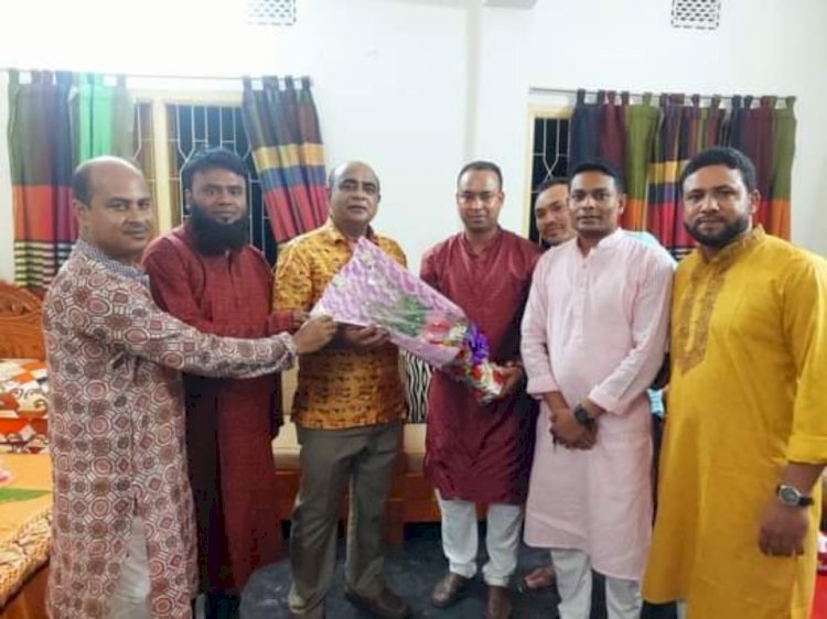 ভূমি সংস্কার বোর্ডের চেয়ারম্যানের সবুর মন্ডলের সাথে উপজেলা চেয়ারম্যানের প্রভাষক শাকিল আকন্দ বুলবুলের সৌজন্য সাক্ষাত