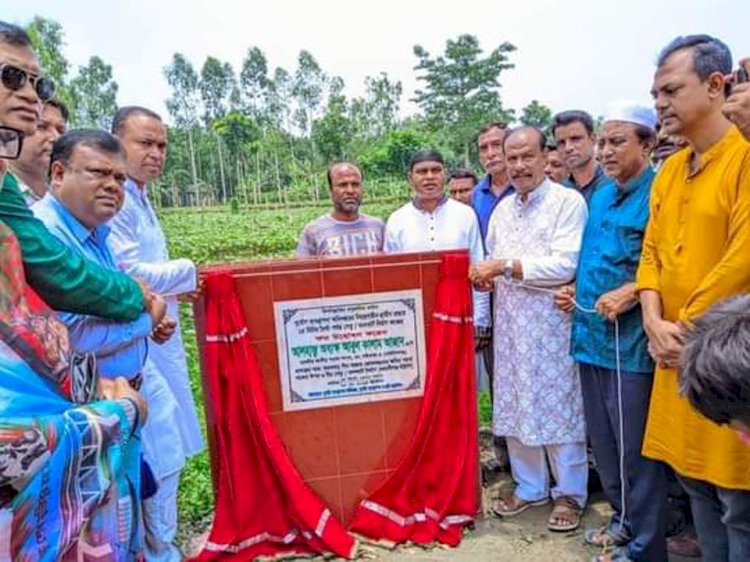 গোবিন্দগঞ্জের গুমানীগনঞ্জে দুর্যোগ ব্যবস্থাপনা অধিদপ্তরে অর্থায়নে ৩টি ব্রিজ নির্মাণ কাজের উদ্বোধন