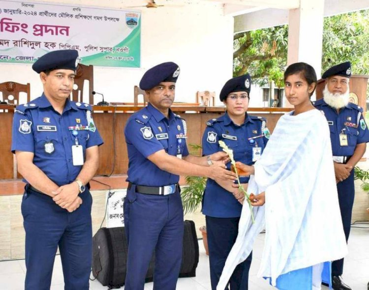 নওগাঁ ট্রেইনি রিক্রুট কনস্টেবল (টিআরসি) জানুয়ারি-২০২৪ প্রার্থীদের মৌলিক প্রশিক্ষণে গমণ উপলক্ষে ব্রিফিং প্রদান