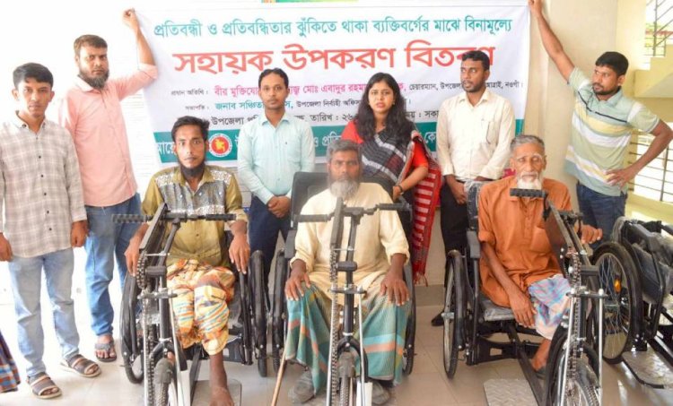 নওগাঁর আত্রাইয়ে সমাজ সেবা অধিদপ্তরের অনুদানের চেক বিতরন