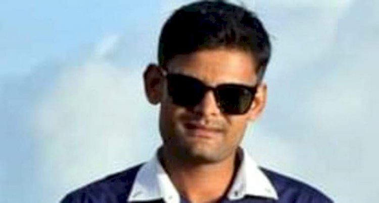 নওগাঁর মহাদেবপুরের ১০ নং ইউপির মেম্বার রুমুনের বিরুদ্ধে গৃহবধুকে ভাগিয়ে বিয়ে করার অভিযোগ